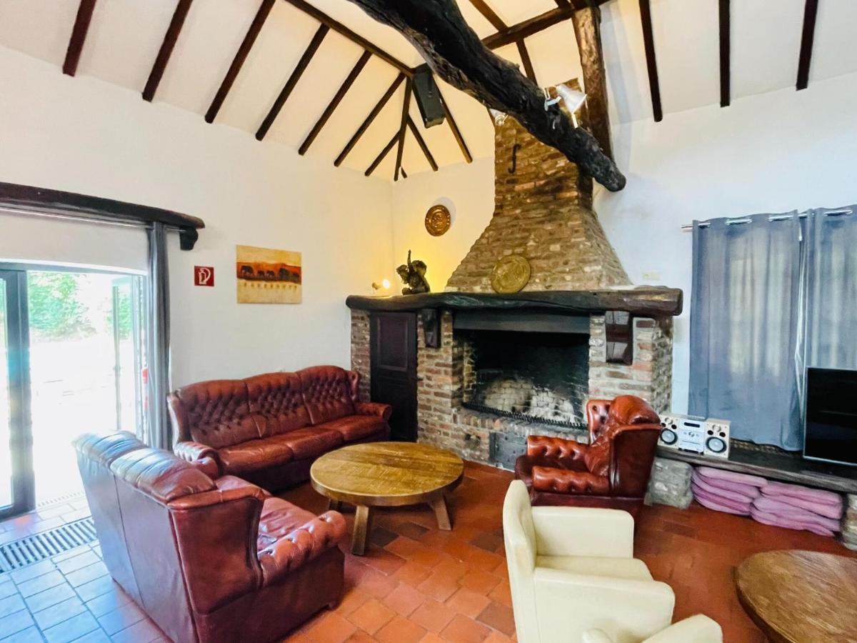 Magnificent Farmhouse In Sint Joost Exteriér fotografie